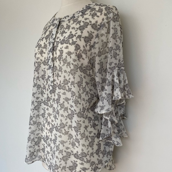 Vince Camuto sheer floral print blouse - Picture 2 of 10